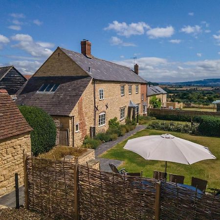 Beautiful Cotswold Farmhouse With Hot Tub Manchester Exteriör bild