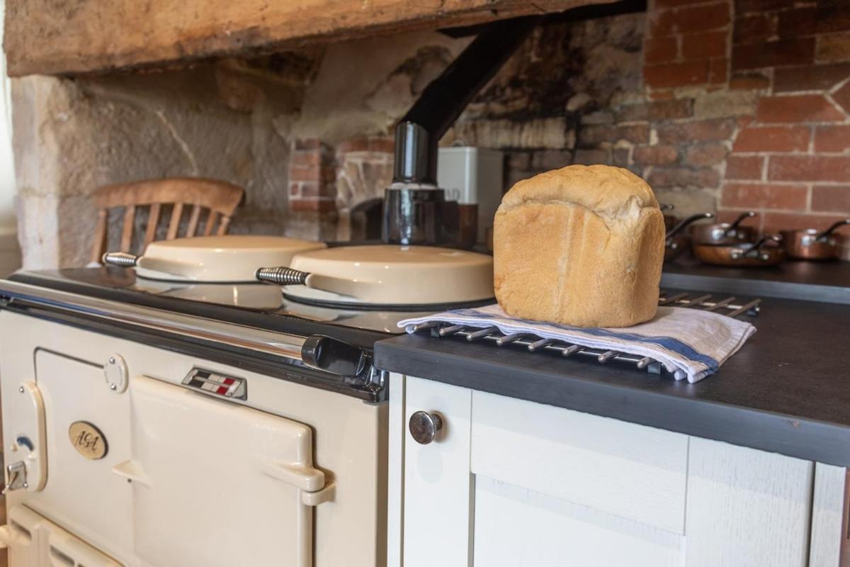 Beautiful Cotswold Farmhouse With Hot Tub Manchester Exteriör bild