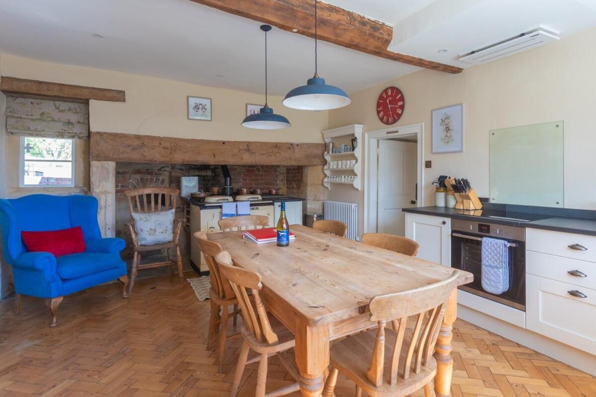 Beautiful Cotswold Farmhouse With Hot Tub Manchester Exteriör bild